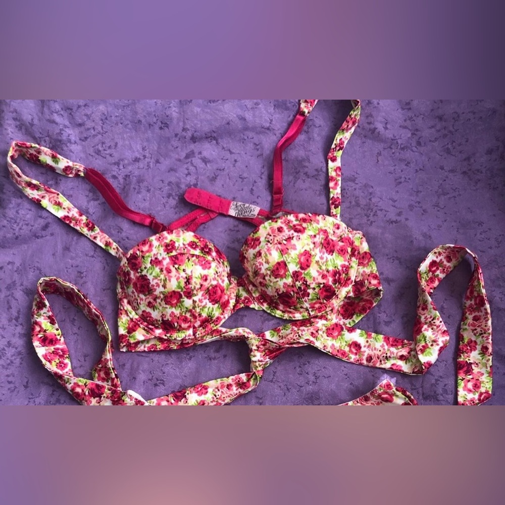 EUC Rare Vintage 08 Victoria’s Secret Sexy Little Things Floral Print Satin Bra